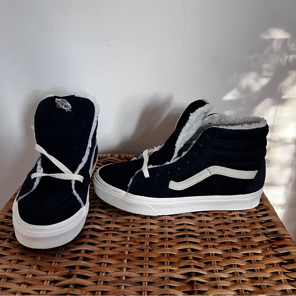 NIB Vans High Top Suede Shoes Women’s Size 7